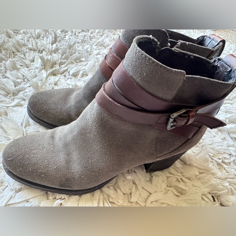 Sam Edelman Hannah Chelsea Suede Ankle Boots